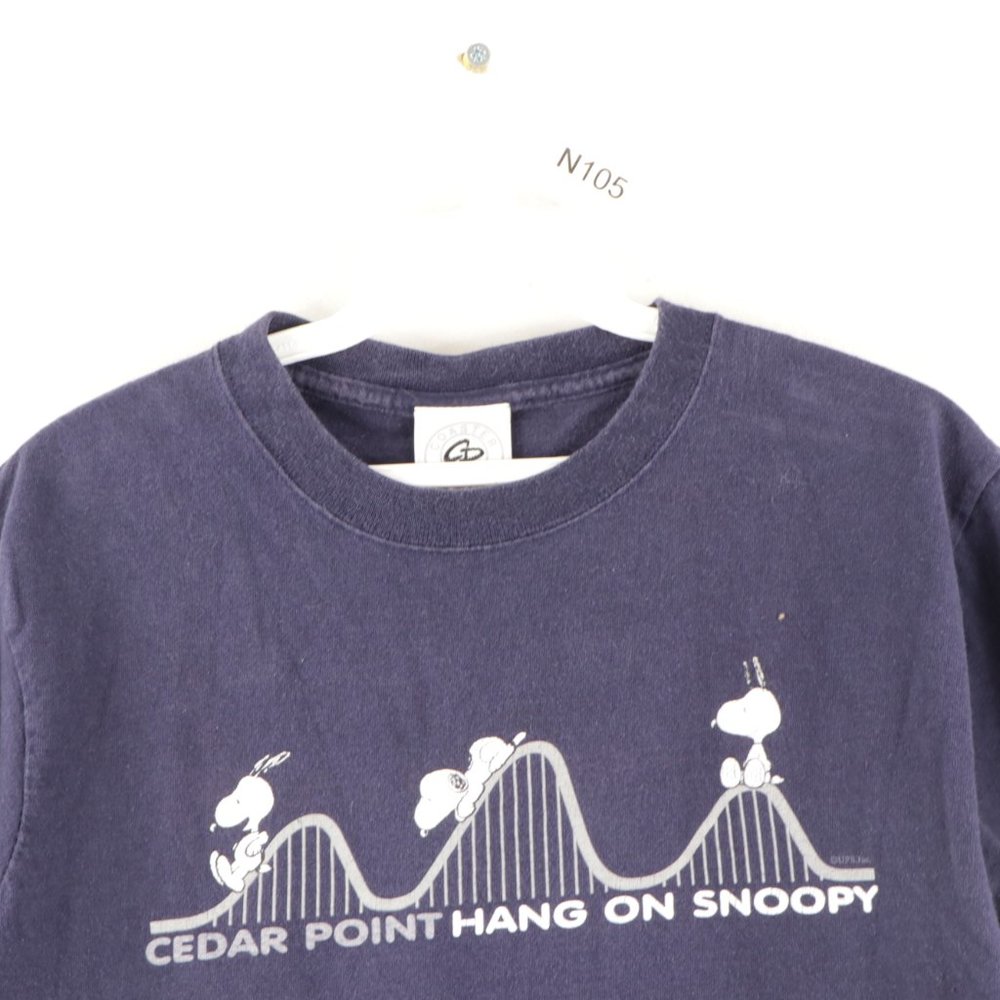 Peanuts Snoopy Roller Skating Rainbow Women's T-Shirt, Royal Blue